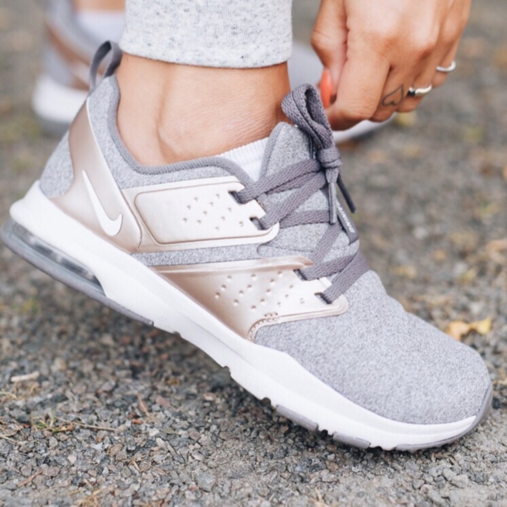 SOLD ON MERC.Nike women’s Air Bella Training shoes - Picture 1 of 8